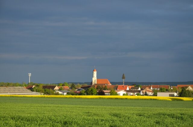 Irgendetwas stirbt, aber der Wind weht